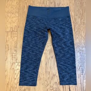 Lululemon Black & Gray Capri Leggings - Size 8